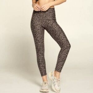 Evolution and Creation 🐆 leopard leggings